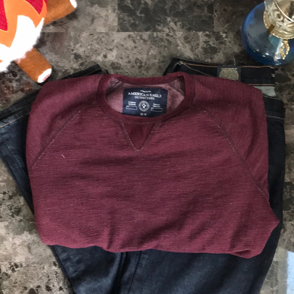 Men’s Medium American Eagle Red Sweater.